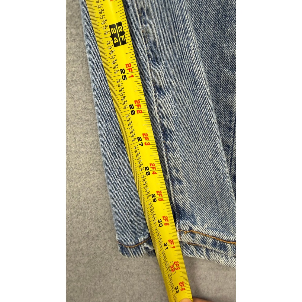 Levis 501 Original Fit Jeans Mens 35x31 Light Wash Blue Straight Leg Button Fly - Picture 4 of 7